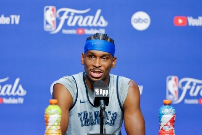 亚历山大单赛季总得分破 3000 分,缔造雷霆传奇篇章 亚历山大单赛季总得分破 3000 分,缔造雷霆传奇篇章